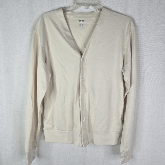 Uniqlo Men's Medium Cardigan Cream White AIRism Button Down VNeck Cool Touch - Picture 1 of 12